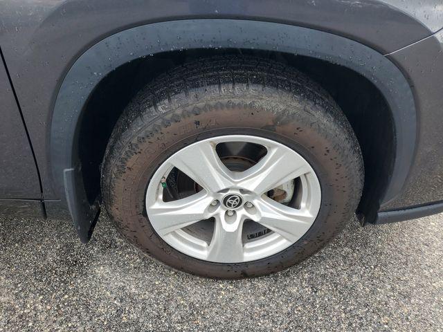 used 2024 Toyota Highlander car, priced at $32,500