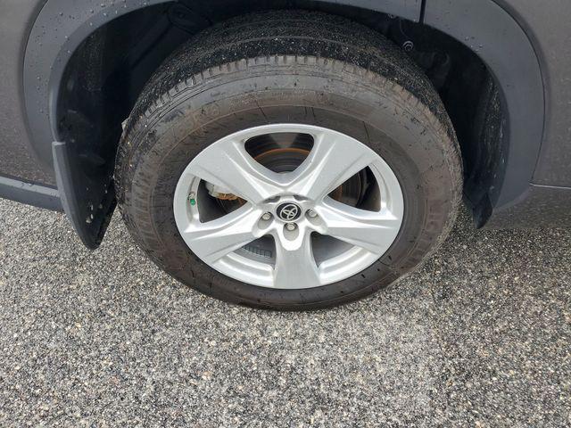 used 2024 Toyota Highlander car, priced at $32,500