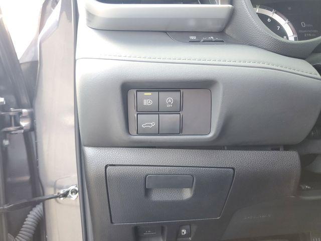 used 2024 Toyota Highlander car, priced at $32,500