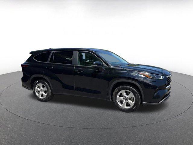 used 2025 Toyota Highlander car, priced at $34,949