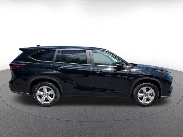 used 2025 Toyota Highlander car, priced at $34,949