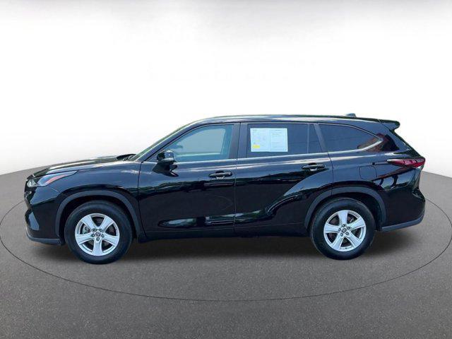 used 2025 Toyota Highlander car, priced at $34,949