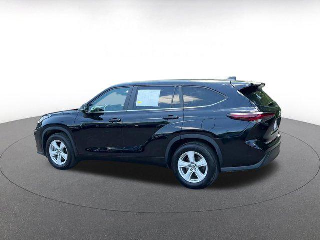 used 2025 Toyota Highlander car, priced at $34,949