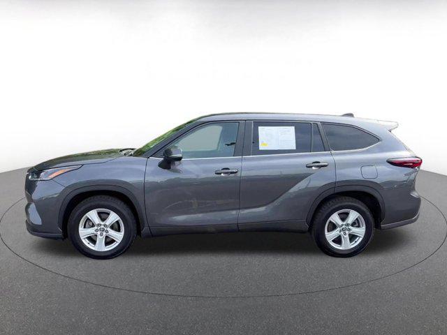 used 2025 Toyota Highlander car, priced at $35,449