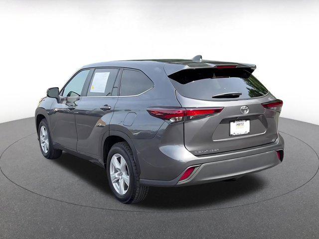 used 2025 Toyota Highlander car, priced at $35,449