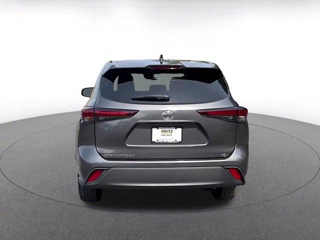 used 2025 Toyota Highlander car, priced at $35,449
