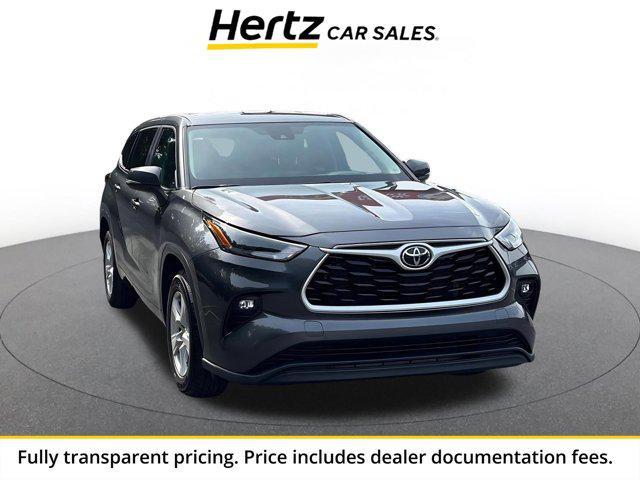 used 2025 Toyota Highlander car, priced at $35,449