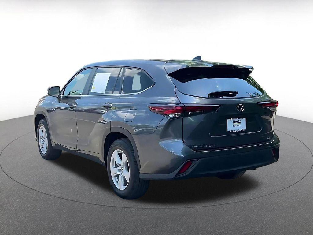 used 2025 Toyota Highlander car, priced at $35,949