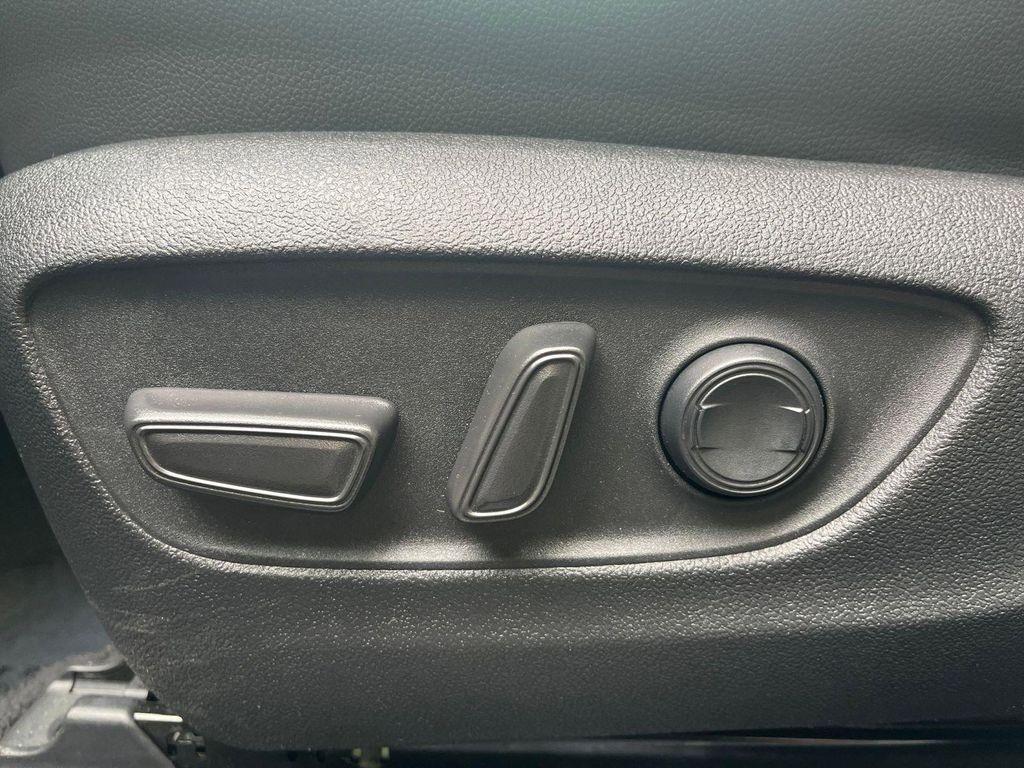 used 2025 Toyota Highlander car, priced at $43,866