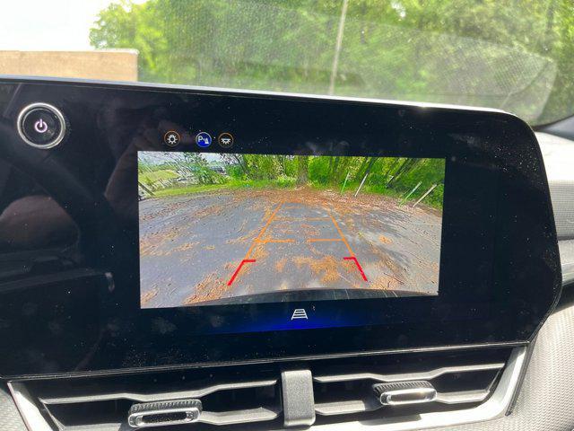 used 2025 Chevrolet Equinox car, priced at $22,995