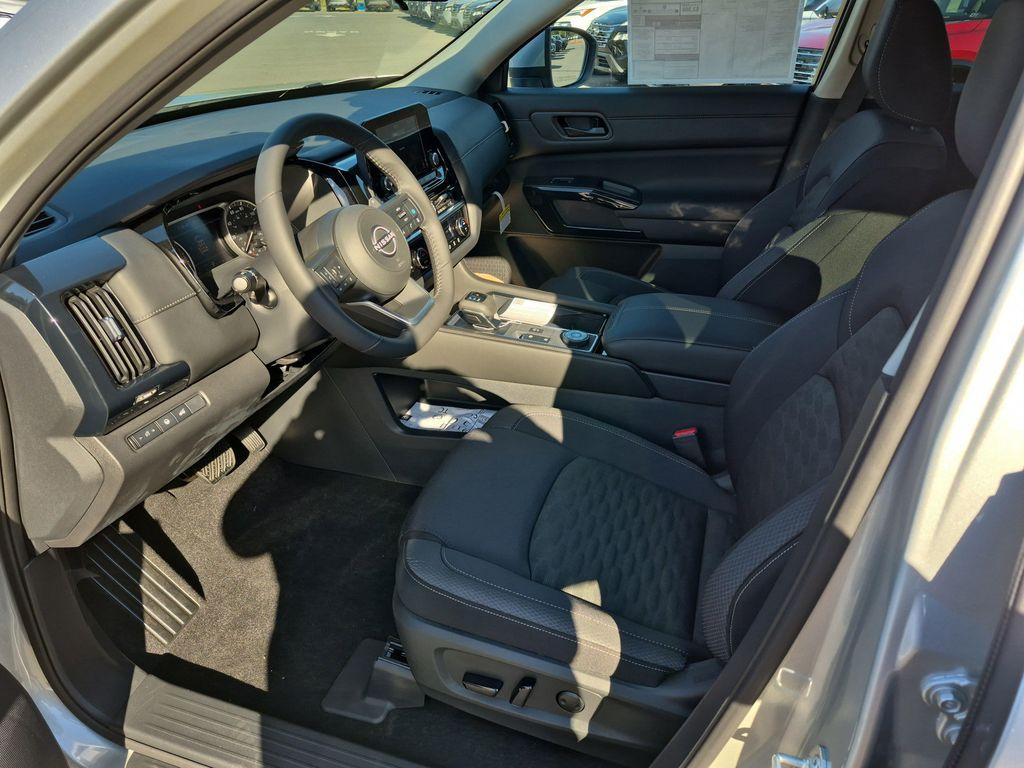 new 2025 Nissan Pathfinder car, priced at $41,185