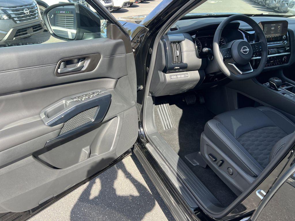 new 2025 Nissan Pathfinder car, priced at $41,506