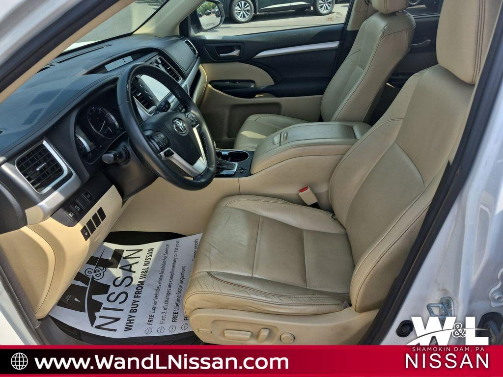 used 2018 Toyota Highlander car, priced at $23,359