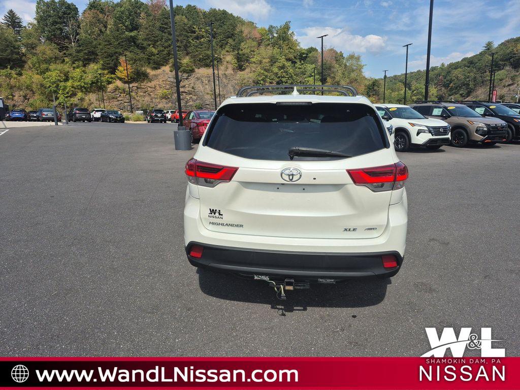 used 2018 Toyota Highlander car, priced at $23,359