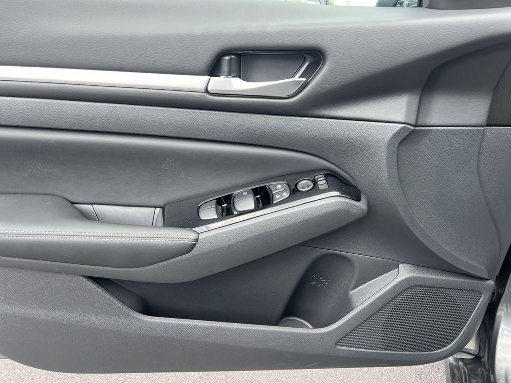 new 2025 Nissan Altima car, priced at $34,247
