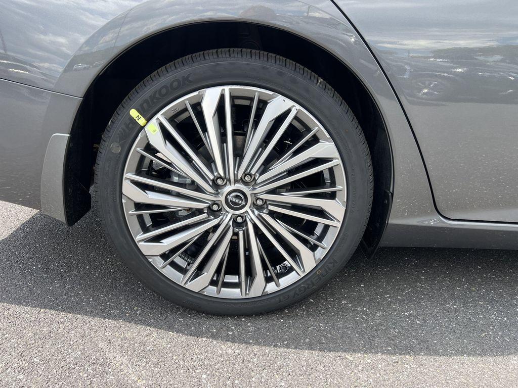 new 2025 Nissan Altima car, priced at $34,247