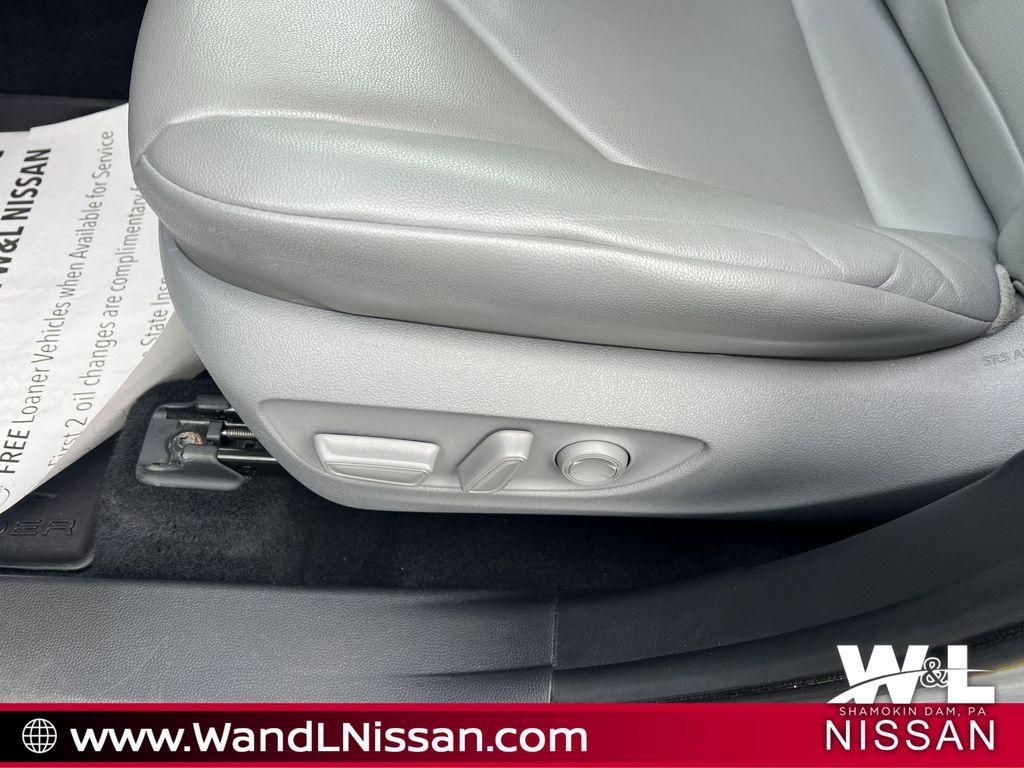 used 2022 Toyota Highlander car, priced at $34,630