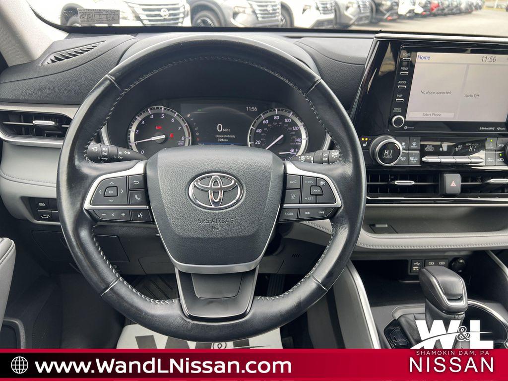 used 2022 Toyota Highlander car, priced at $34,630
