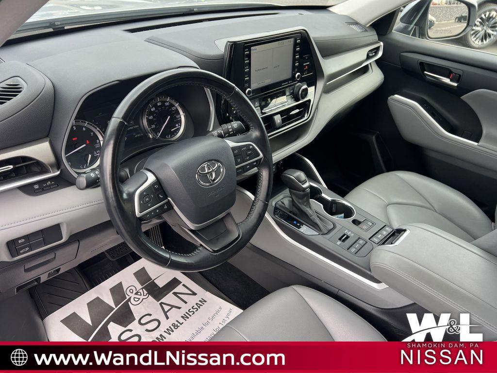 used 2022 Toyota Highlander car, priced at $34,630