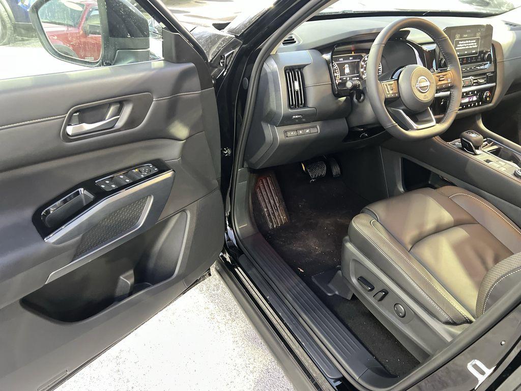 new 2025 Nissan Pathfinder car, priced at $43,697