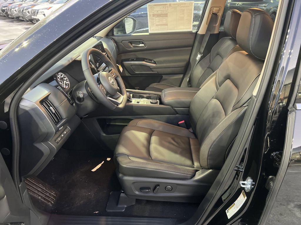 new 2025 Nissan Pathfinder car, priced at $43,697