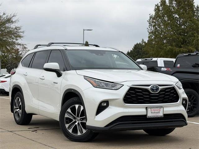 used 2020 Toyota Highlander Hybrid car, priced at $26,775
