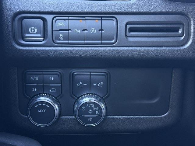 used 2024 GMC Yukon car, priced at $43,038