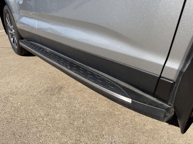 used 2019 Toyota Highlander car, priced at $22,553