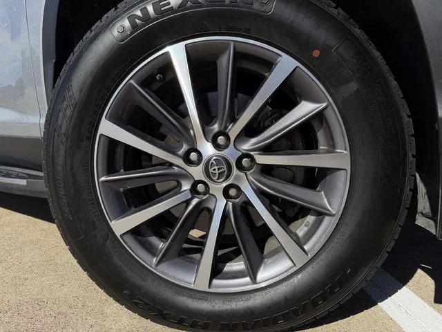 used 2019 Toyota Highlander car, priced at $22,553