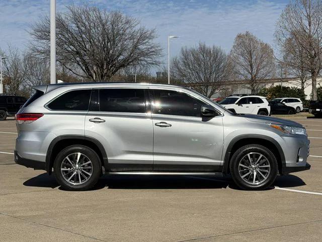 used 2019 Toyota Highlander car, priced at $22,553