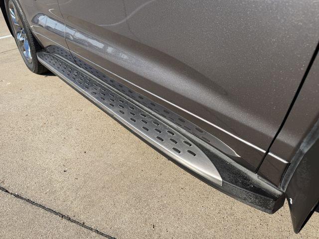 used 2019 Toyota Highlander car, priced at $22,554