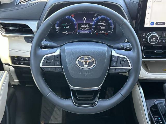 used 2024 Toyota Highlander car, priced at $45,407