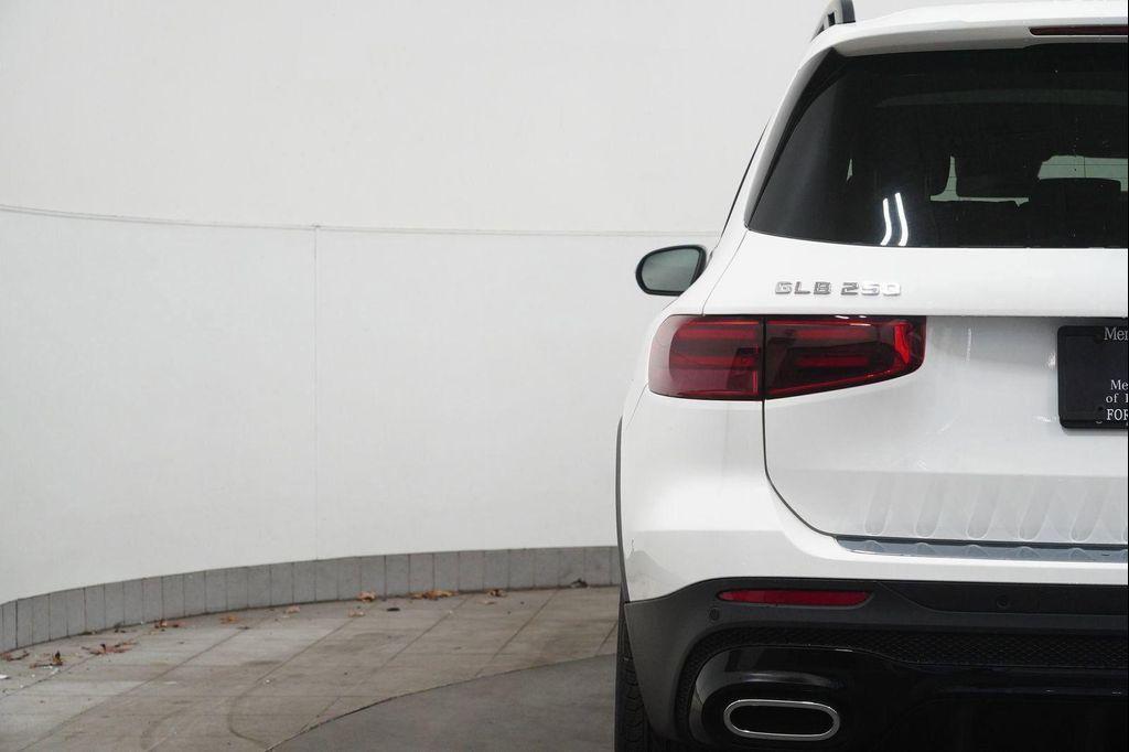 new 2026 Mercedes-Benz GLB 250 car, priced at $59,200