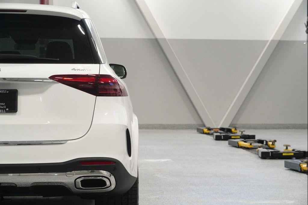 new 2026 Mercedes-Benz GLE 450 car, priced at $82,280