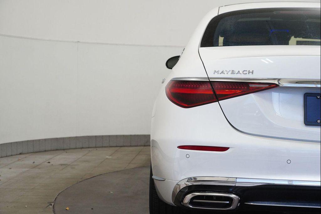new 2026 Mercedes-Benz Maybach S 580 car, priced at $237,285