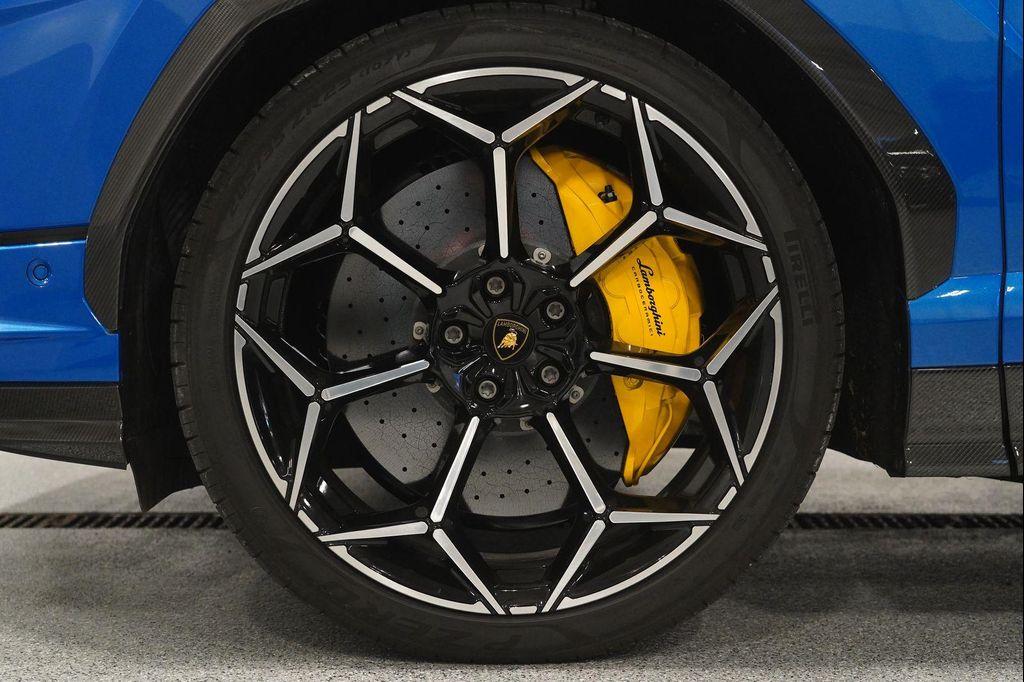 used 2024 Lamborghini Urus car, priced at $309,897