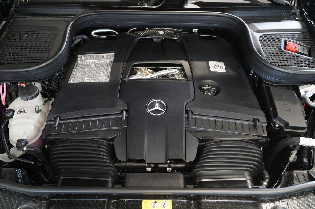 Mercedes-Benz GLS view 30