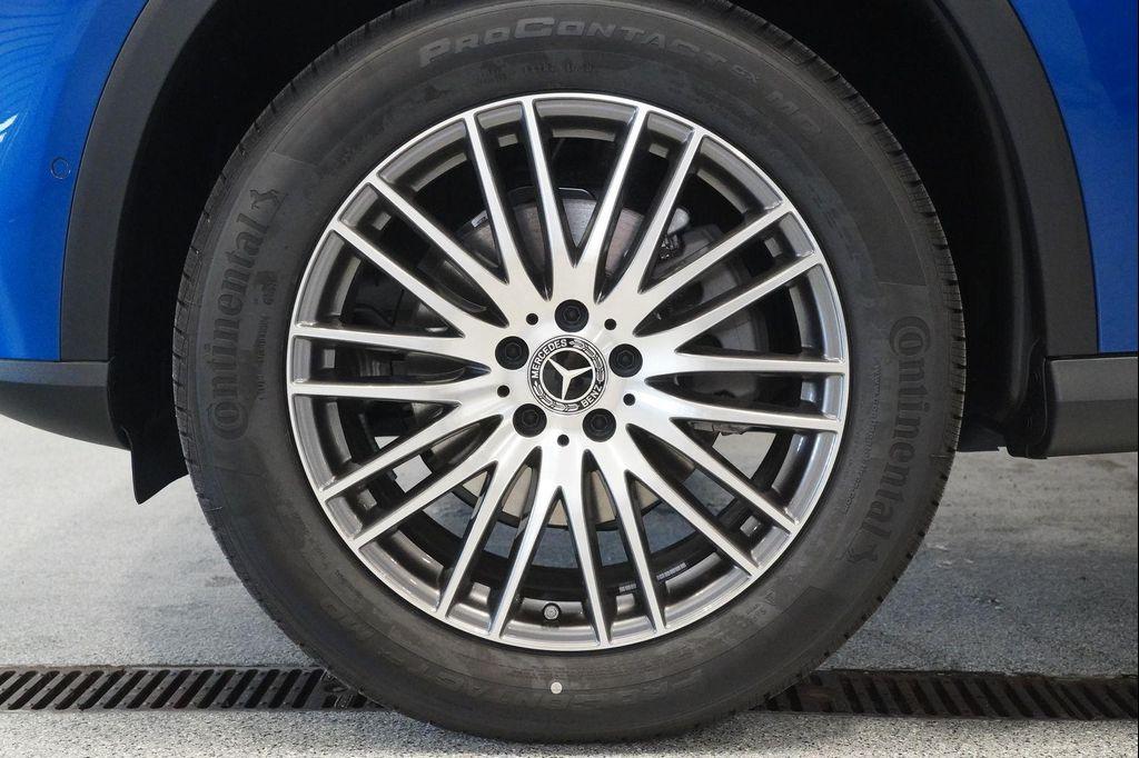 new 2026 Mercedes-Benz GLC 300 car, priced at $61,233