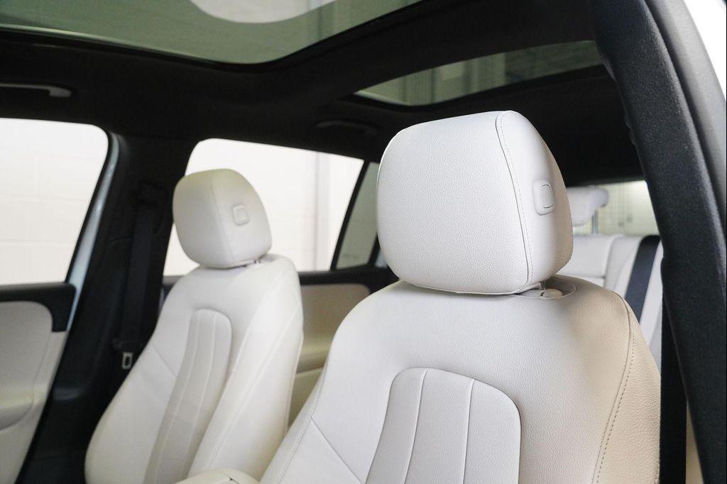 new 2026 Mercedes-Benz GLB 250 car, priced at $52,623