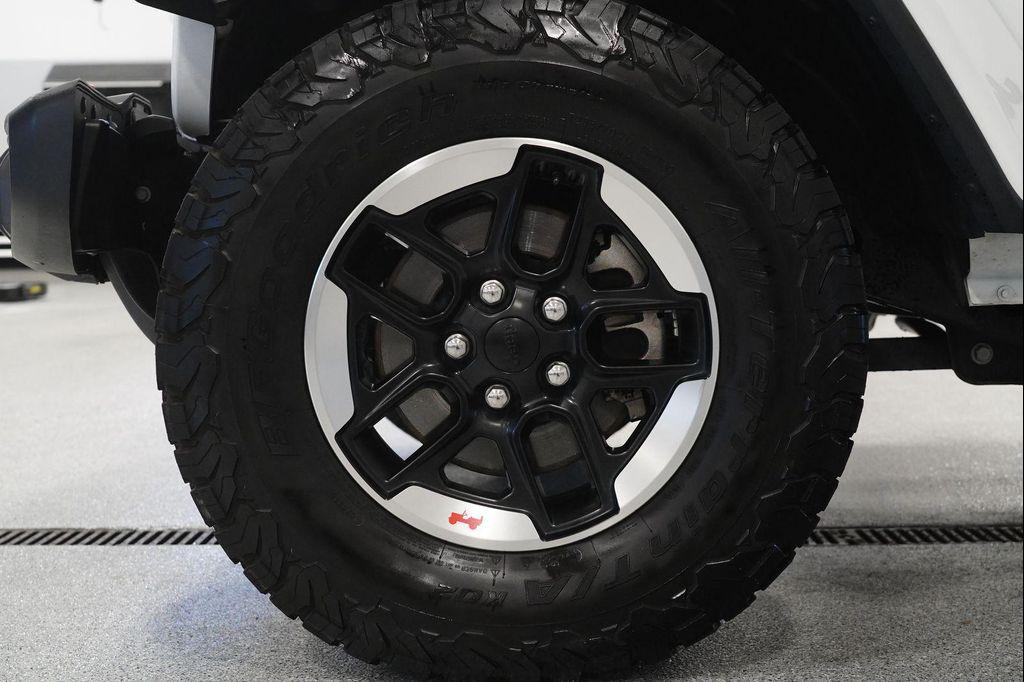 used 2021 Jeep Wrangler Unlimited car, priced at $32,254