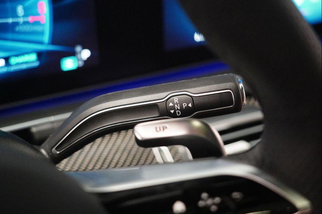 Mercedes-Benz GLS view 23