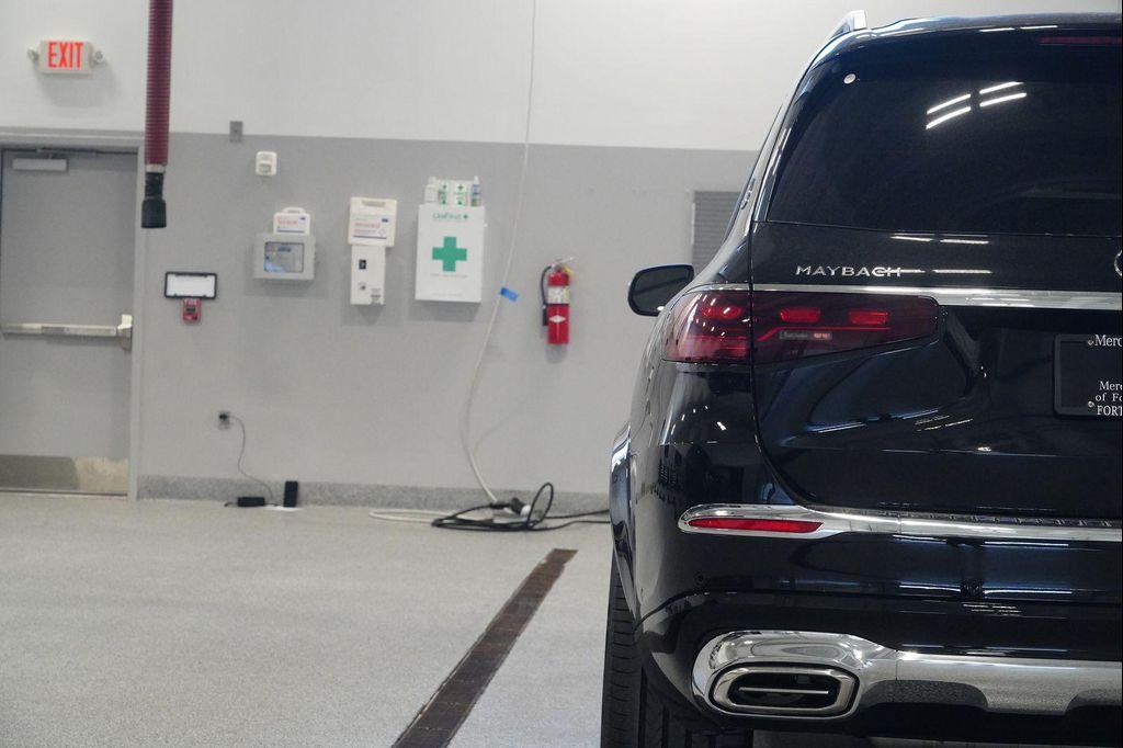 new 2026 Mercedes-Benz Maybach GLS 600 car, priced at $184,750