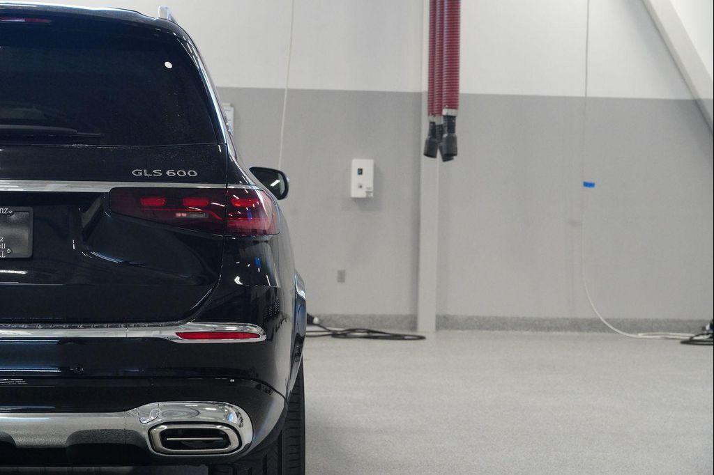 new 2026 Mercedes-Benz Maybach GLS 600 car, priced at $184,750
