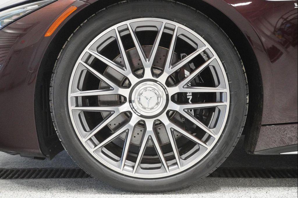 Mercedes-Benz SL view 11
