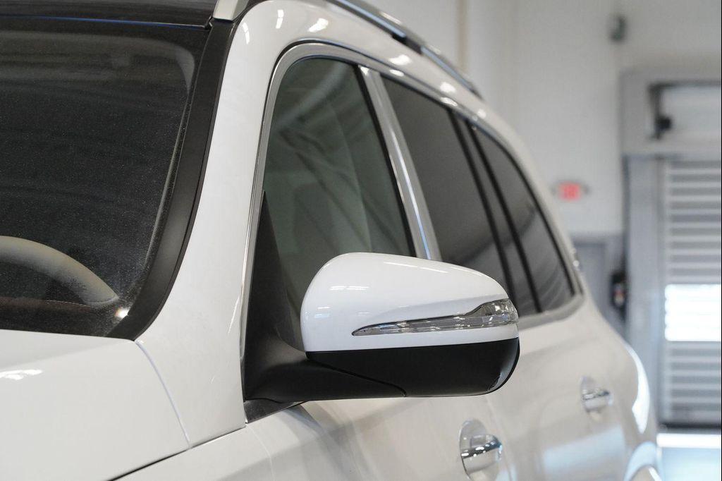 new 2026 Mercedes-Benz Maybach GLS 600 car, priced at $192,200