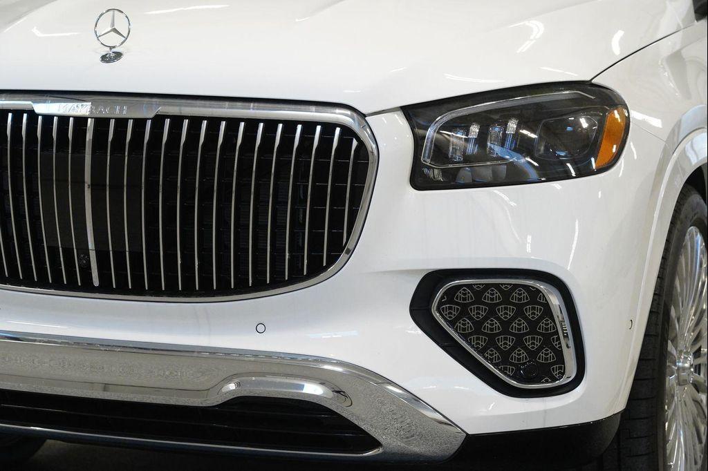 new 2026 Mercedes-Benz Maybach GLS 600 car, priced at $192,200