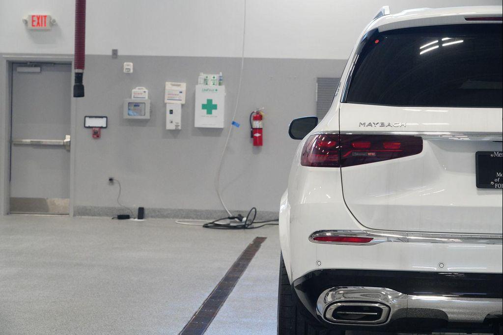 new 2026 Mercedes-Benz Maybach GLS 600 car, priced at $192,200