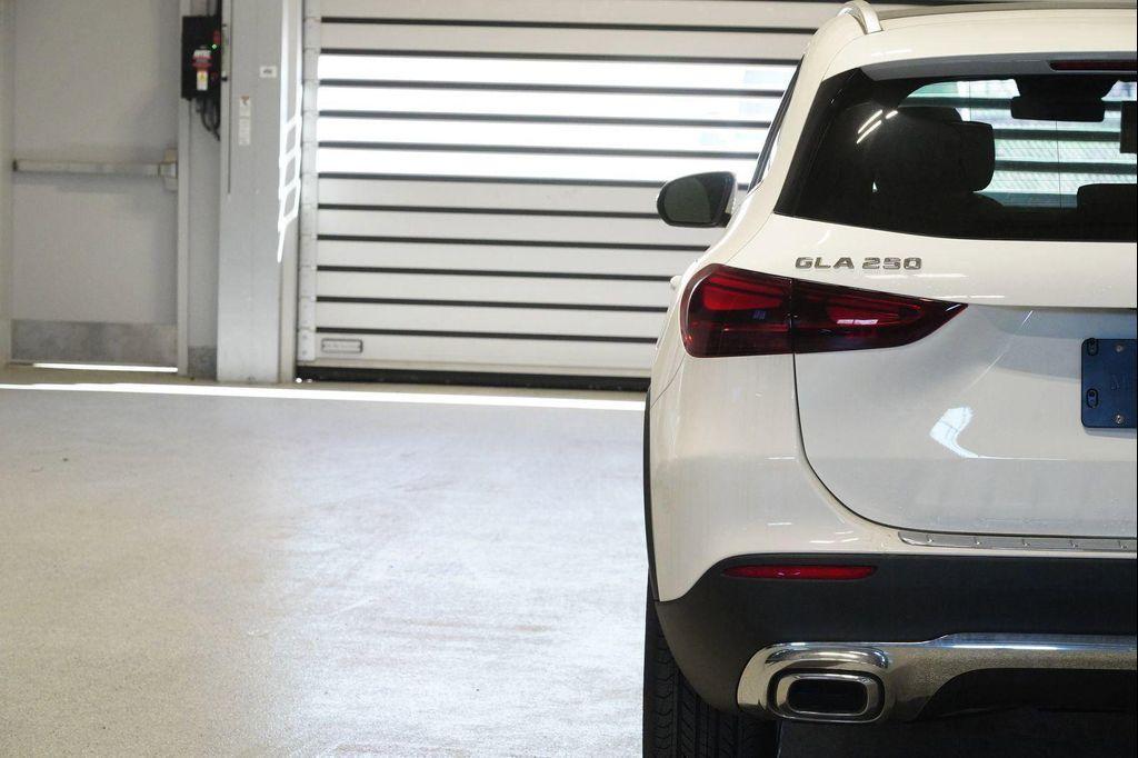 new 2026 Mercedes-Benz GLA 250 car, priced at $48,295