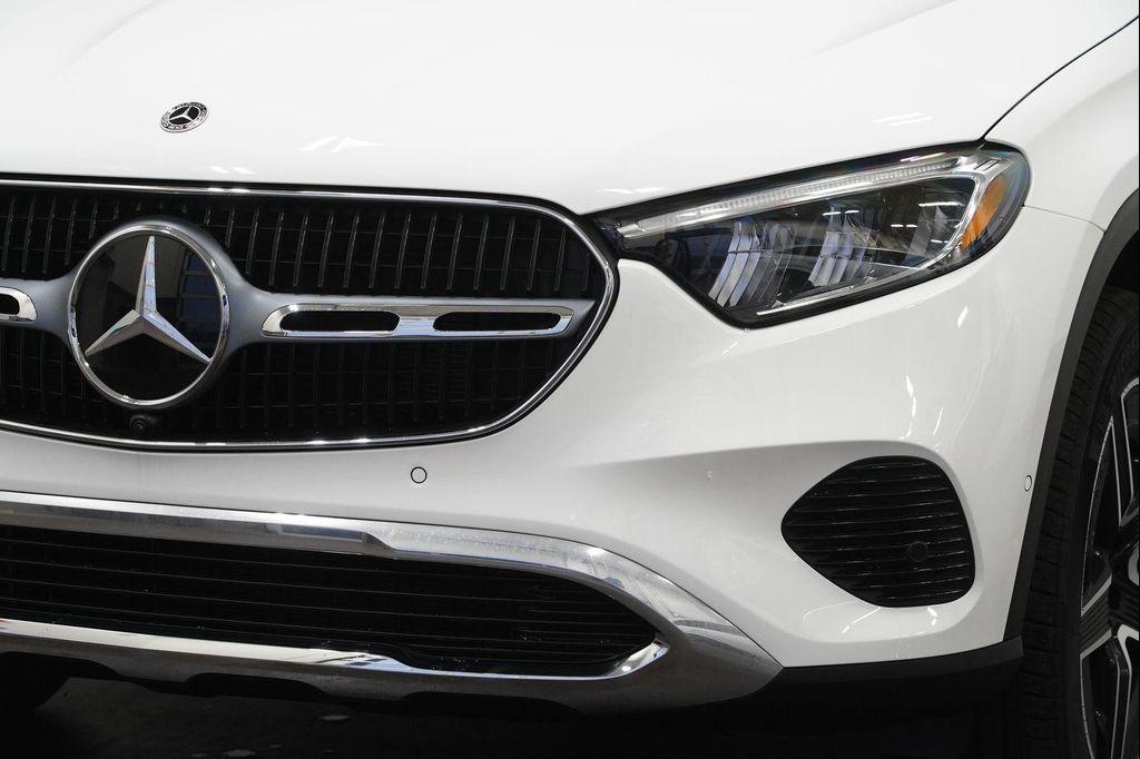 new 2026 Mercedes-Benz GLC 300 car, priced at $60,335