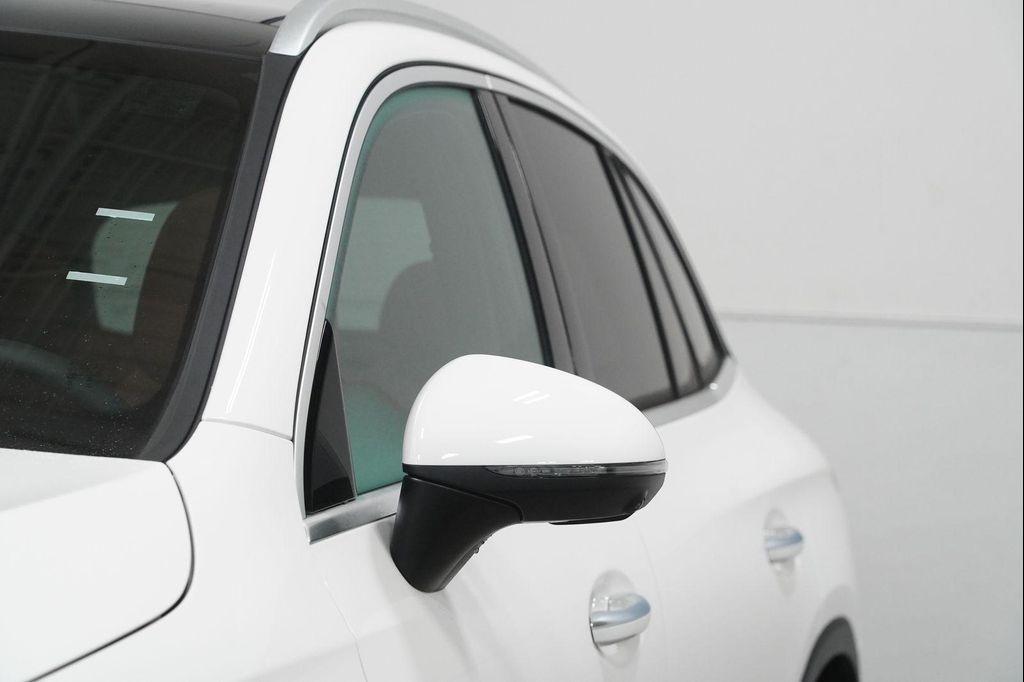 new 2026 Mercedes-Benz GLC 300 car, priced at $60,335